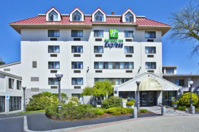 Holiday Inn Express Boston-Waltham, an IHG Hotel